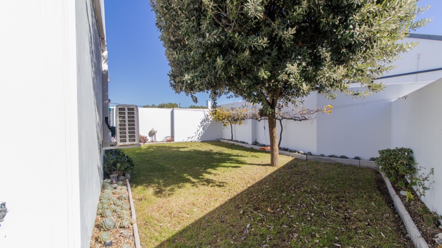 3 Bedroom Property for Sale in Golden Mile Western Cape